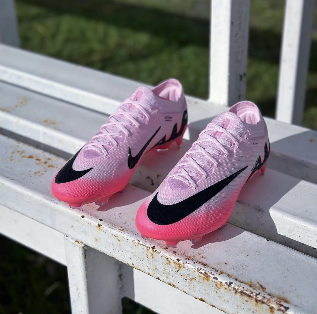 Nike Mercurial Vapor 15 Elite: Pink Power for the Pitch